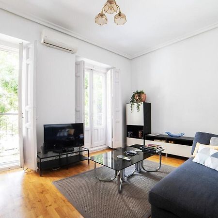 مدريد Bright Apartment In Historical City Center المظهر الخارجي الصورة