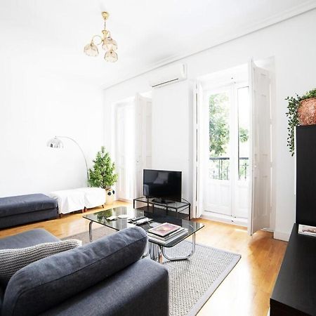 مدريد Bright Apartment In Historical City Center المظهر الخارجي الصورة