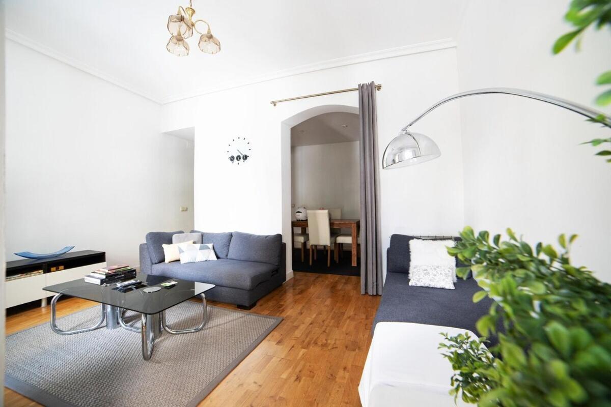 مدريد Bright Apartment In Historical City Center المظهر الخارجي الصورة