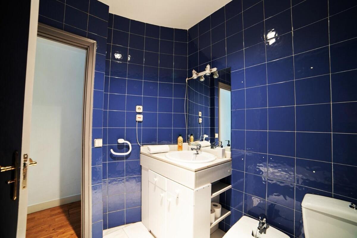مدريد Bright Apartment In Historical City Center المظهر الخارجي الصورة