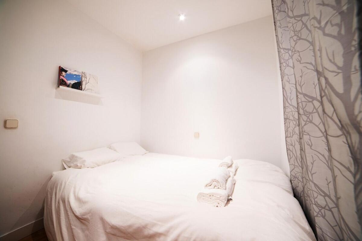 مدريد Bright Apartment In Historical City Center المظهر الخارجي الصورة