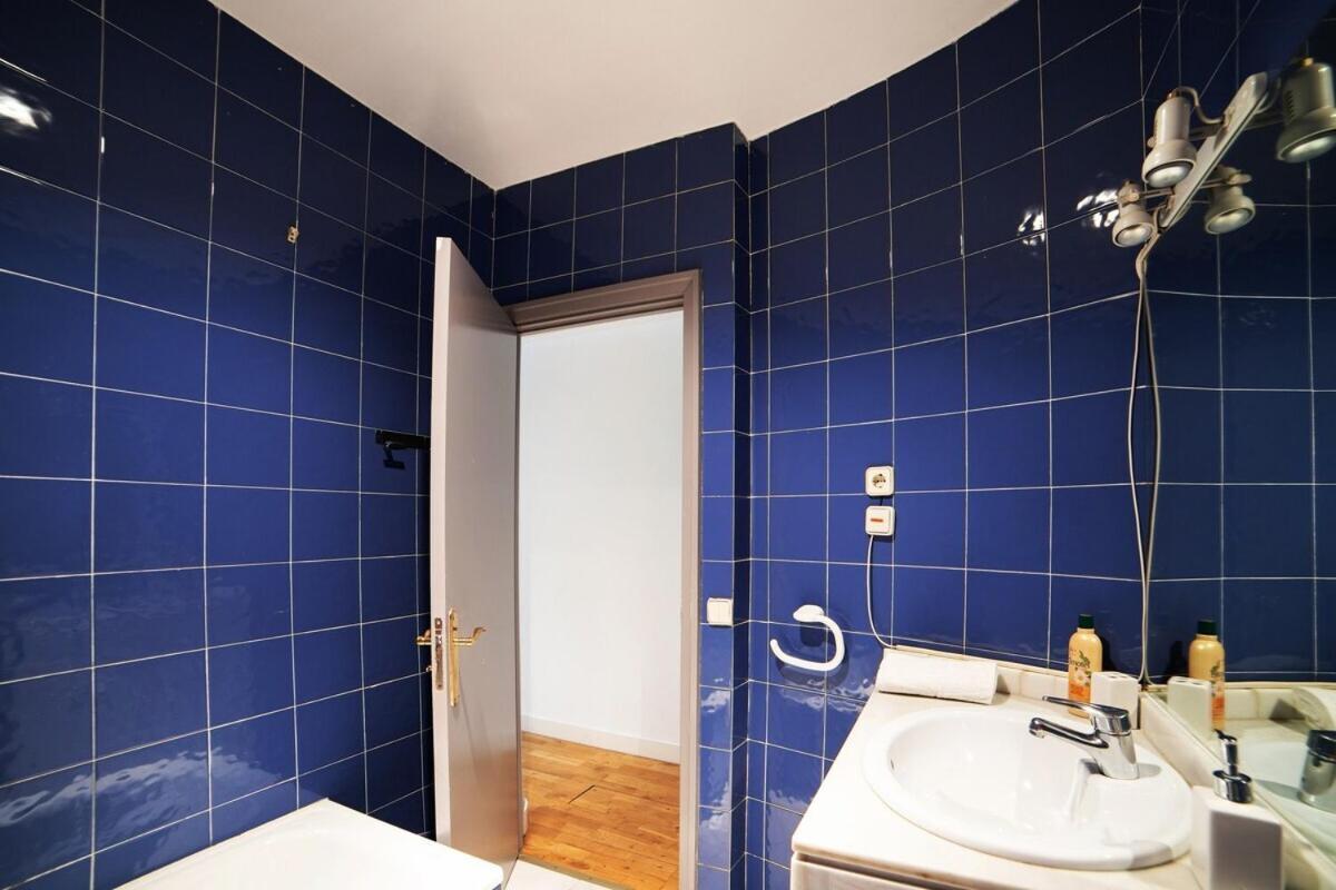 مدريد Bright Apartment In Historical City Center المظهر الخارجي الصورة